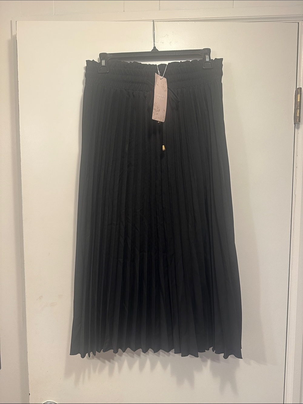 Pleated Black Midi Skirt with Elastic Waist
